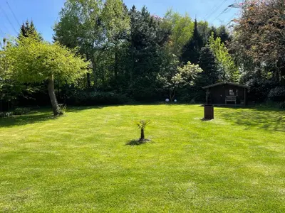 Ein Garten an der Unterkunft Idyllische, separate FeWo im Dortmunder Süden