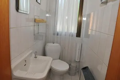 Ein Badezimmer in der Unterkunft Pension Bella Vista