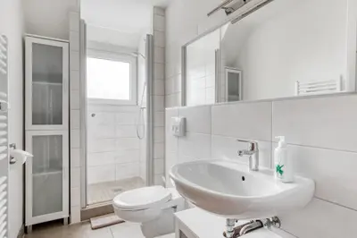 Ein Badezimmer in der Unterkunft Gutmensch Oberhausen 4 Schlafzimmer