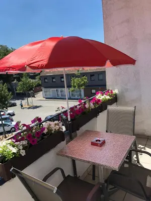 Ein Restaurant oder anderes Speiselokal in der Unterkunft Wondervolles zuhause auf Zeit