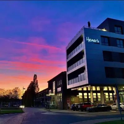 Blick auf den Sonnenuntergang/Sonnenaufgang von des Hotels aus oder aus der Nähe