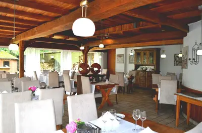Ein Restaurant oder anderes Speiselokal in der Unterkunft Hotel Restaurant Große Teichsmühle
