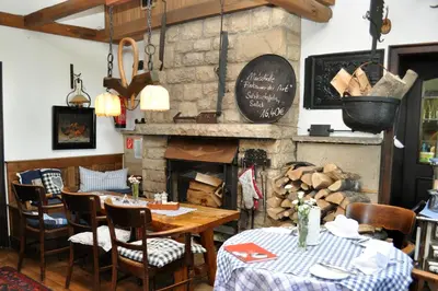 Ein Sitzbereich in der Unterkunft Hotel Restaurant Große Teichsmühle