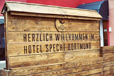 Ein Zertifikat, Auszeichnung, Logo oder anderes Dokument, das in der Unterkunft Hotel Specht by Trotmannia ausgestellt ist