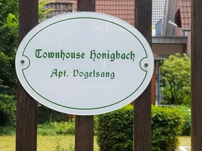 Ein Zertifikat, Auszeichnung, Logo oder anderes Dokument, das in der Unterkunft HR Townhouse Honigbach ausgestellt ist