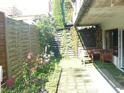 Ein Garten an der Unterkunft Wohnen bei Anke