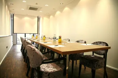 Getränke in der Unterkunft Favor Hotel Königsallee