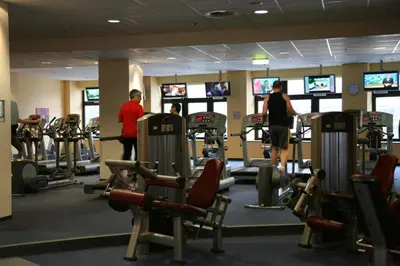 Das Fitnesscenter und/oder die Fitnesseinrichtungen in der Unterkunft Favor Hotel Königsallee
