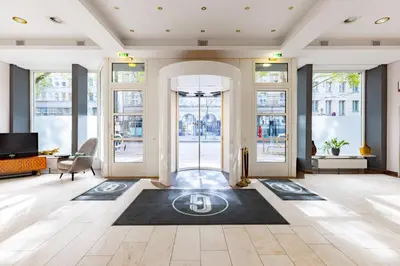 Ein Sitzbereich in der Unterkunft Garner Hotel Dusseldorf - Main Station by IHG