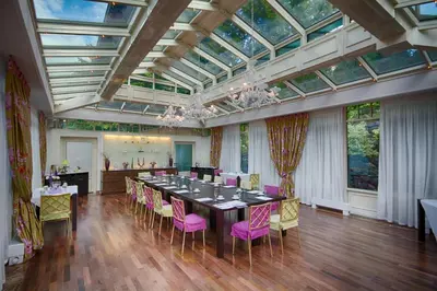 Ein Restaurant oder anderes Speiselokal in der Unterkunft Campus Garden Businesshotel