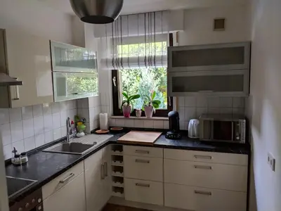 Küche/Küchenzeile in der Unterkunft 2-Zimmer-Apartment Ratingen Ost