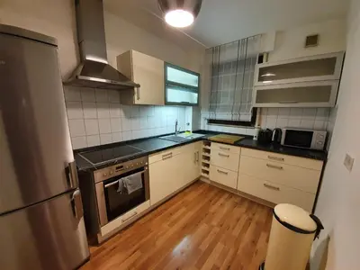 Küche/Küchenzeile in der Unterkunft 2-Zimmer-Apartment Ratingen Ost