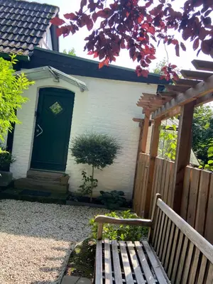 Ein Garten an der Unterkunft Bergisches Cottage Solingen - Tiny House mit Garten