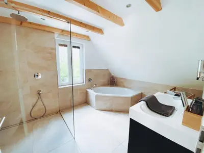 Ein Badezimmer in der Unterkunft Fachwerk Hotel Wuppertal