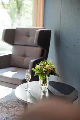 Ein Sitzbereich in der Unterkunft Schulhaus Hotel