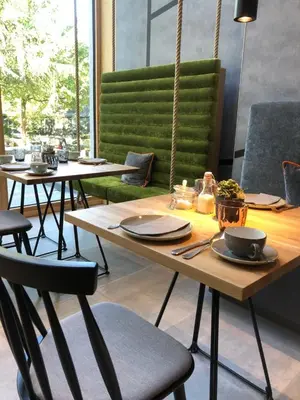 Ein Sitzbereich in der Unterkunft Schulhaus Hotel