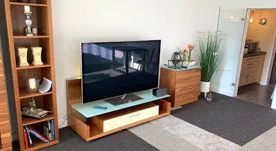 TV/Unterhaltungsangebot in der Unterkunft BESOTEL Erkrath - 20 Wohnungen 2 Standorte 35 Schlafzimmer 29 Badezimmer 52 Betten für 73 Gäste