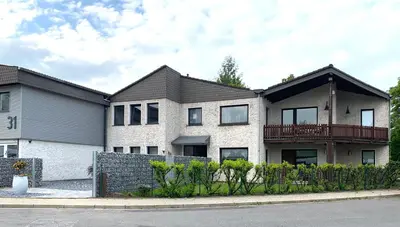 Das Gebäude in dem sich die Ferienwohnung befindet