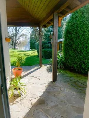 Ein Garten an der Unterkunft Ferienhäuser Seepark Ternsche