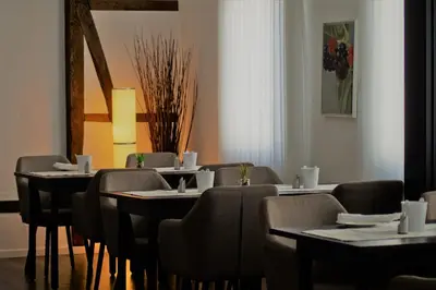 Ein Sitzbereich in der Unterkunft Hotel-Restaurant Zum Schwanen