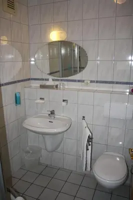 Ein Badezimmer in der Unterkunft Hotel Schwarzer Adler