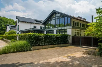 Ein Garten an der Unterkunft Essensio Hotel Düsseldorf