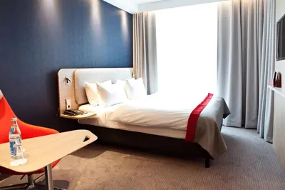 Ein Bett oder Betten in einem Zimmer der Unterkunft Holiday Inn Express Oberhausen by IHG
