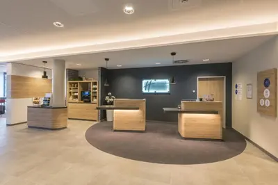 Lobby/Rezeption in der Unterkunft Holiday Inn Express - Wuppertal - Hauptbahnhof by IHG