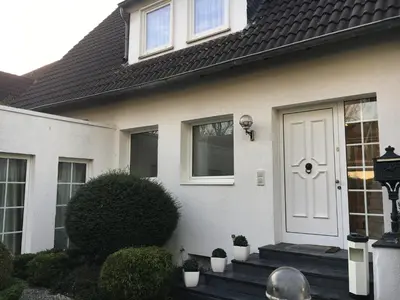 Das Gebäude in dem sich die Ferienwohnung befindet