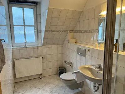 Ein Badezimmer in der Unterkunft Hotel zur Altstadt