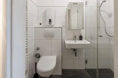 Ein Badezimmer in der Unterkunft Glück Auf Appartements Kammerstr. Duisburg