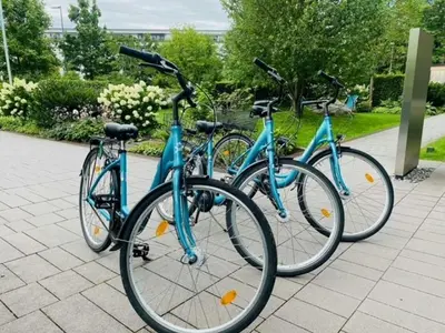 Radfahren an der Unterkunft Motel One Düsseldorf Hauptbahnhof oder in der Nähe