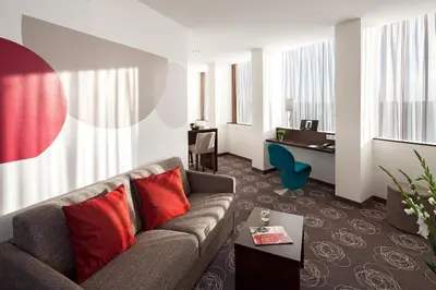 Ein Sitzbereich in der Unterkunft Webers - Das Hotel im Ruhrturm