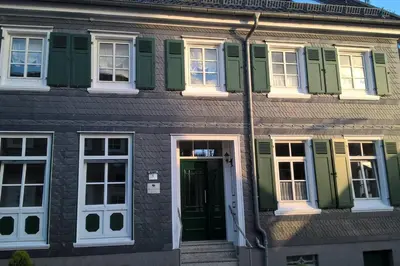 Eine Fassade oder ein Eingang zu FEWO Hückeswagen 