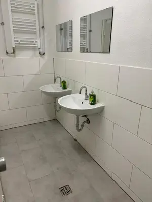 Ein Badezimmer in der Unterkunft Expresszimmervermietung