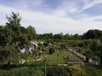 Ein Garten an der Unterkunft Bertha´s Home