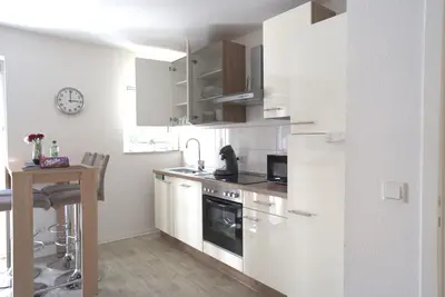 Küche/Küchenzeile in der Unterkunft Komfort Apartment Oberhausen Sterkrade modern ruhig zentral gelegen