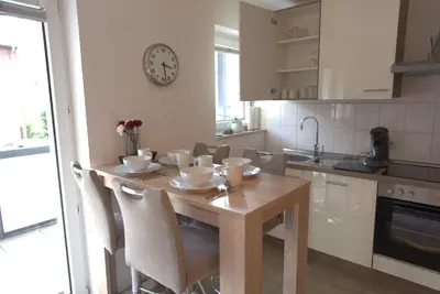 Küche/Küchenzeile in der Unterkunft Komfort Apartment Oberhausen Sterkrade modern ruhig zentral gelegen