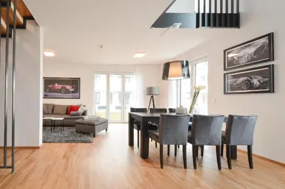 Ein Sitzbereich in der Unterkunft Lunas Appartements Essen