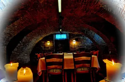 Ein Restaurant oder anderes Speiselokal in der Unterkunft Hotel Alte Linden