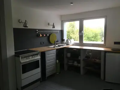 Küche/Küchenzeile in der Unterkunft Zweizimmerwohnung nah der Messe