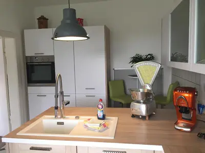 Küche/Küchenzeile in der Unterkunft Messewohnung Augusta