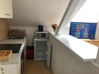 Küche/Küchenzeile in der Unterkunft 45 m² Maisonette-Wohnung in Uni-/Hauptbahnhofnähe