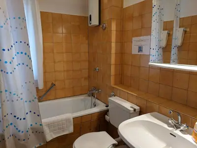 Ein Badezimmer in der Unterkunft Apparthaus Arosa