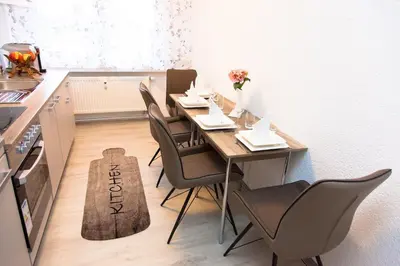 Küche/Küchenzeile in der Unterkunft T&K Apartments near Messe Fair Trade Düsseldorf und Airport 2B