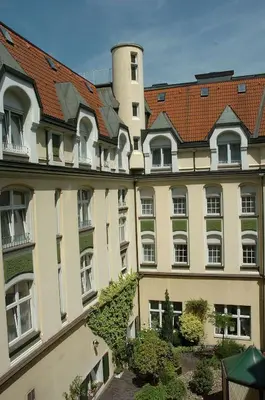 Das Gebäude in dem sich das Hotel befindet