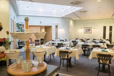 Ein Restaurant oder anderes Speiselokal in der Unterkunft Best Western Hotel im Forum Mülheim