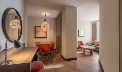 Ein Sitzbereich in der Unterkunft Clayton Hotel Düsseldorf City Centre