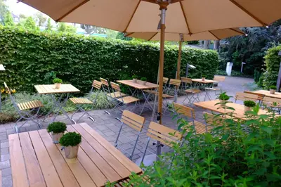 Ein Garten an der Unterkunft Hotel An der Gruga