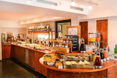 Getränke in der Unterkunft Hotel National Düsseldorf (Superior)